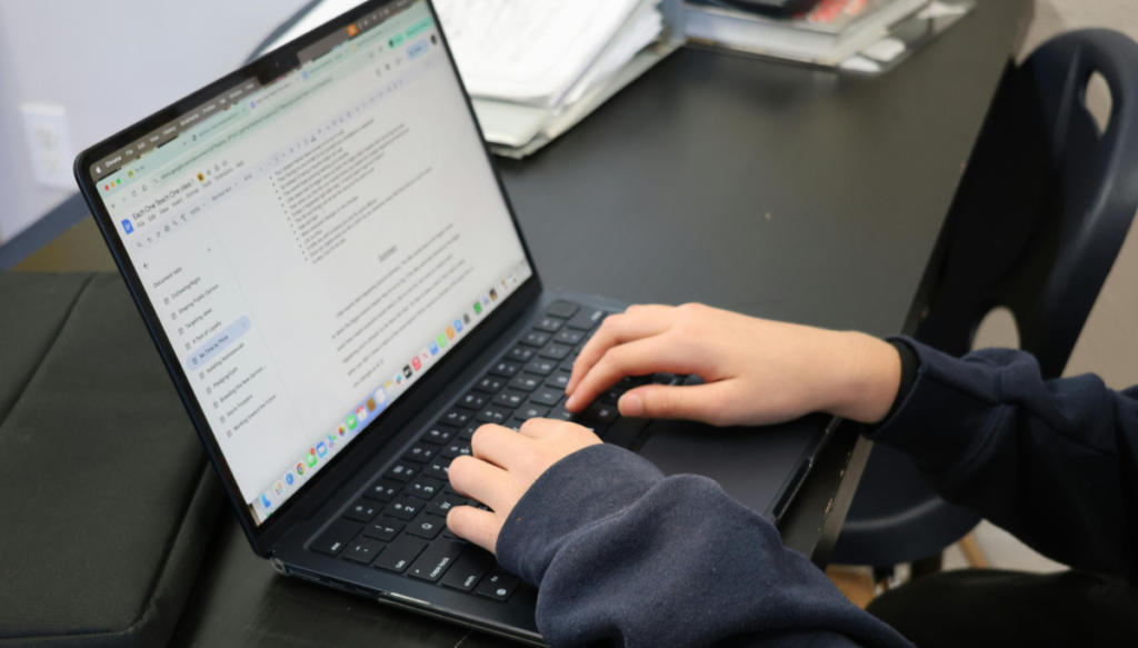 HP OmniBook 5 Flip: The Best Budget Business Laptop
